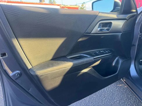 Used 2015 Honda Accord LX image 19