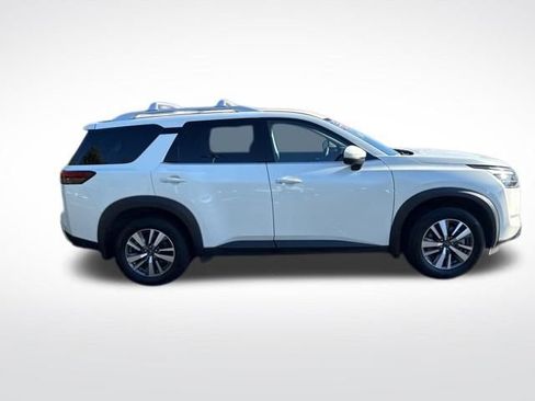 Used 2024 Nissan Pathfinder SL image 7