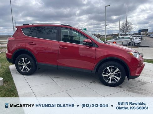 Used 2016 Toyota RAV4 XLE image 17