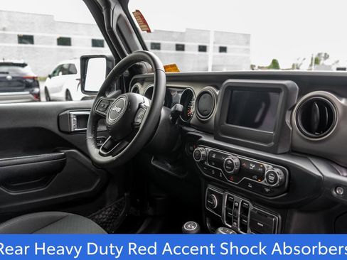 Used 2022 Jeep Gladiator Sport AWD/4WD image 11