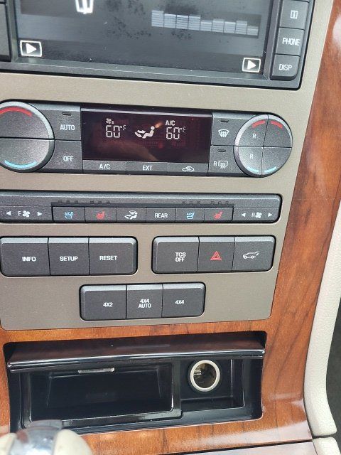Used 2013 Lincoln Navigator 4WD w/ HD Trailer Tow Pkg image 6