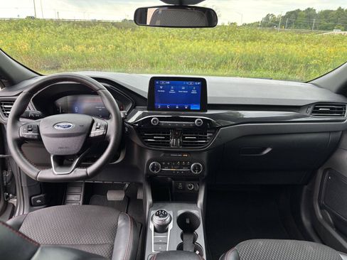 Used 2025 Ford Escape ST-Line Select AWD/4WD image 16