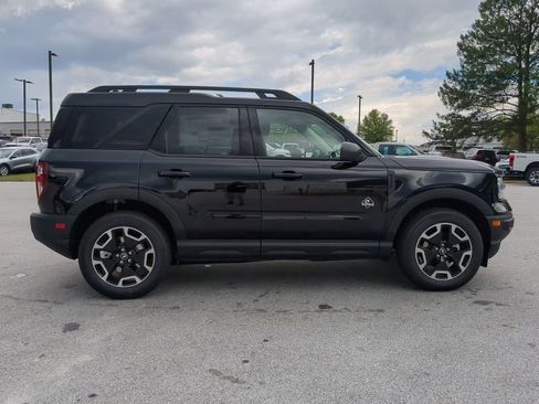 Used 2024 Ford Bronco Sport Outer Banks w/ Tech Package image 3