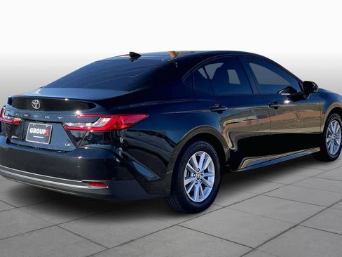 Used 2025 Toyota Camry LE w/ Convenience Package image 12