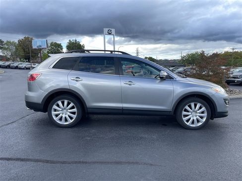 Used 2010 MAZDA CX-9 Grand Touring w/ Moonroof & Bose Audio Pkg image 4