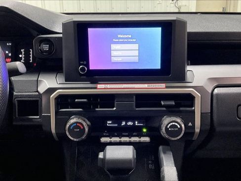 Certified 2025 Toyota Tacoma SR5 AWD/4WD image 7