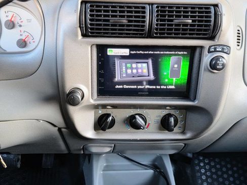 Used 2003 Ford Explorer Sport Trac 2WD image 30