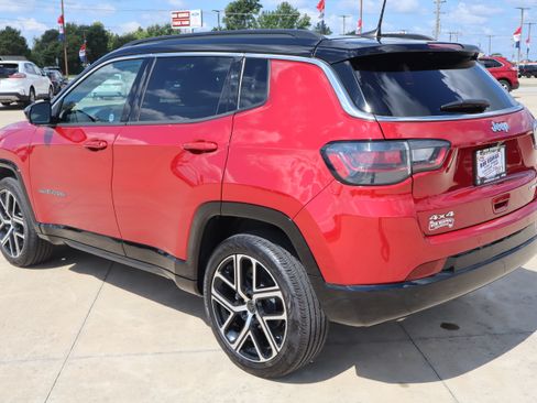 Used 2025 Jeep Compass Limited w/ Elite Group AWD/4WD image 7