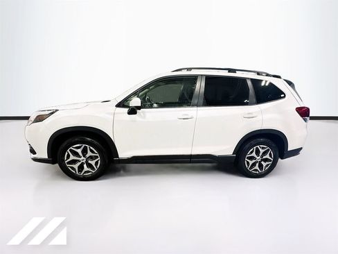 Used 2024 Subaru Forester Premium AWD/4WD image 8