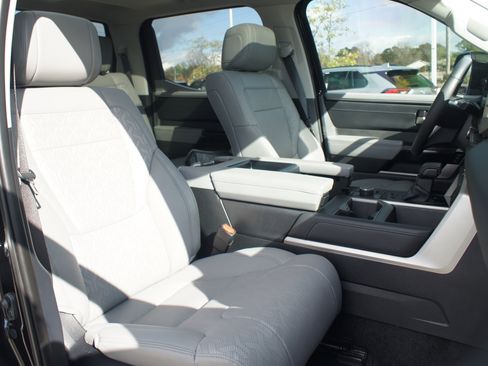 Used 2024 Toyota Tundra Limited image 25