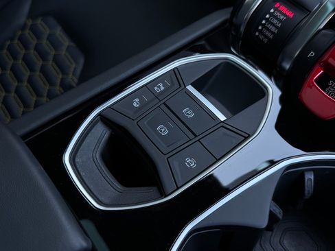 Used 2021 Lamborghini Urus image 22