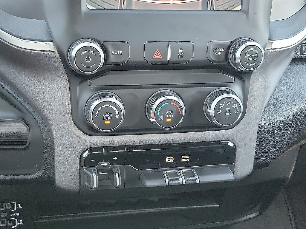 Used 2024 RAM 2500 Big Horn AWD/4WD image 17