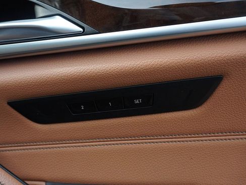 Used 2018 BMW M550i xDrive image 35