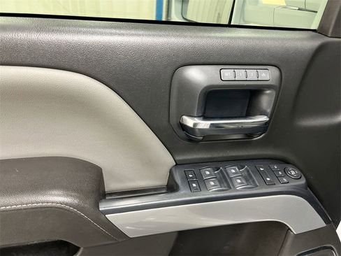 Used 2018 Chevrolet Silverado 2500 LTZ image 22