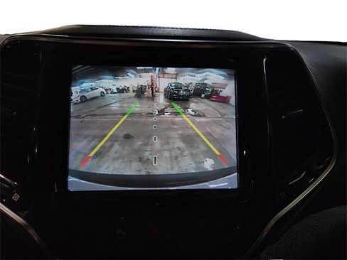 Used 2020 Jeep Cherokee Limited image 13