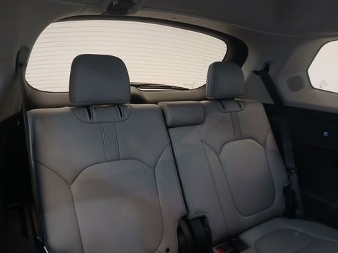 Used 2023 Honda Pilot Touring image 18