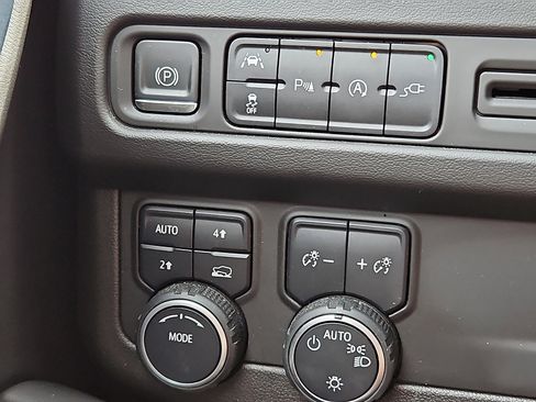 Used 2021 Chevrolet Tahoe RST w/ Luxury Package image 25