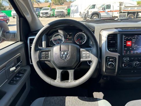 Used 2019 RAM 1500 Classic SLT image 27