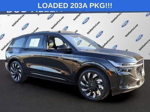Used 2024 Lincoln Nautilus Reserve w/ Equipment Group 203A AWD/4WD image 1
