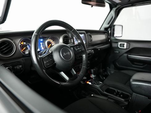 Used 2020 Jeep Wrangler Sport image 6