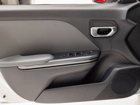 Used 2025 Kia K4 FWD image 8
