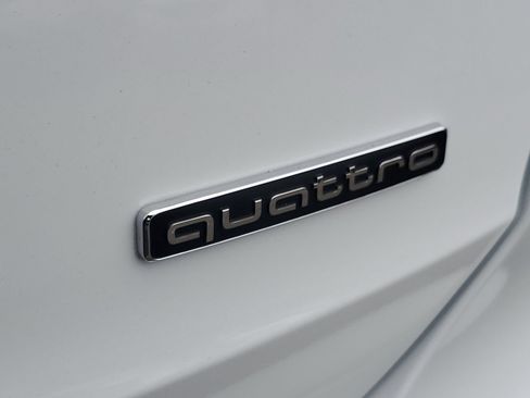 Used 2025 Audi Q3 2.0T Premium w/ Convenience Package AWD/4WD image 8