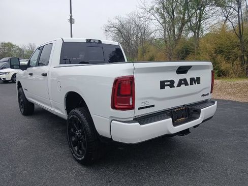 New 2026 RAM 2500 Big Horn AWD/4WD image 4