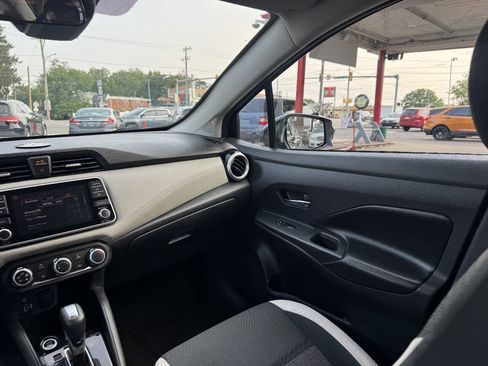 Used 2020 Nissan Versa SV FWD image 10