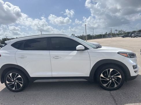 Used 2019 Hyundai Tucson Sport FWD image 2