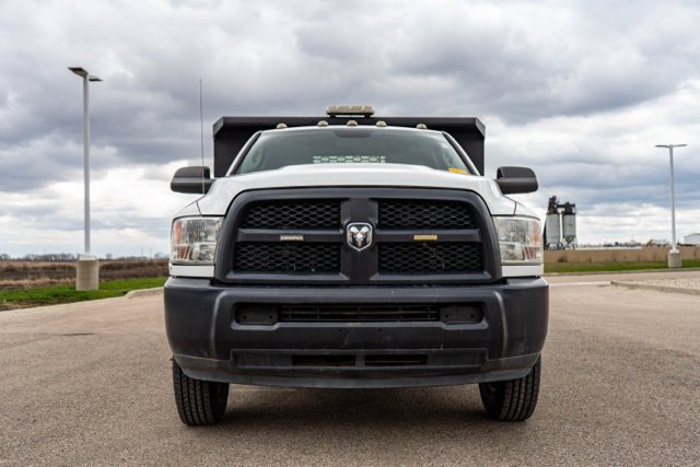 Used 2018 RAM 3500 Tradesman RWD image 2