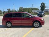 Used 2013 Chrysler Town & Country Touring-L w/ Driver Convenience Group image 5