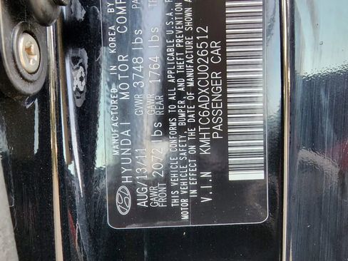 Used 2012 Hyundai Veloster w/ Tech Pkg image 18