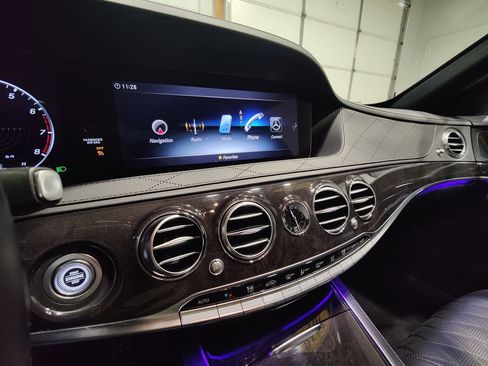 Used 2019 Mercedes-Benz S 560 4MATIC Sedan image 43