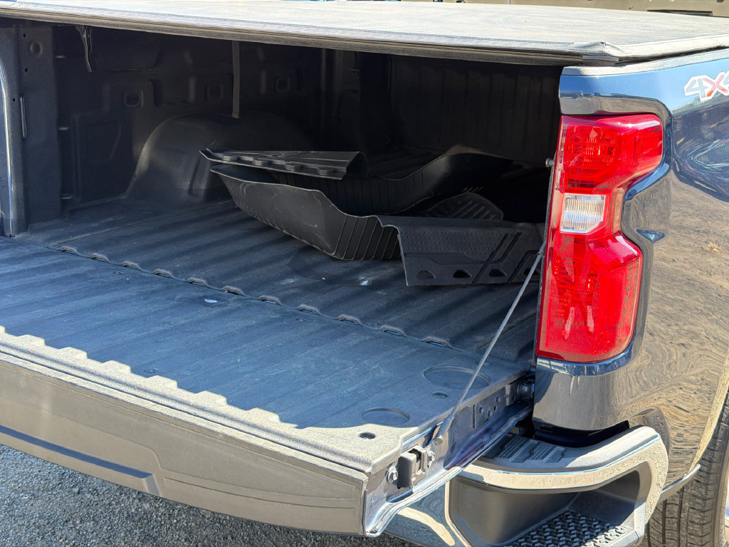 Used 2022 Chevrolet Silverado 1500 LT AWD/4WD image 7