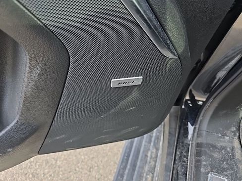 Used 2025 GMC Yukon Denali w/ Denali Reserve Package image 11