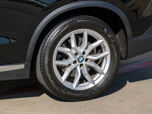 Used 2021 BMW X5 xDrive40i w/ Premium Package image 51