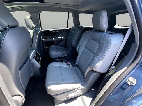 Used 2020 Lincoln Aviator Reserve w/ Equipment Group 201A RWD image 21