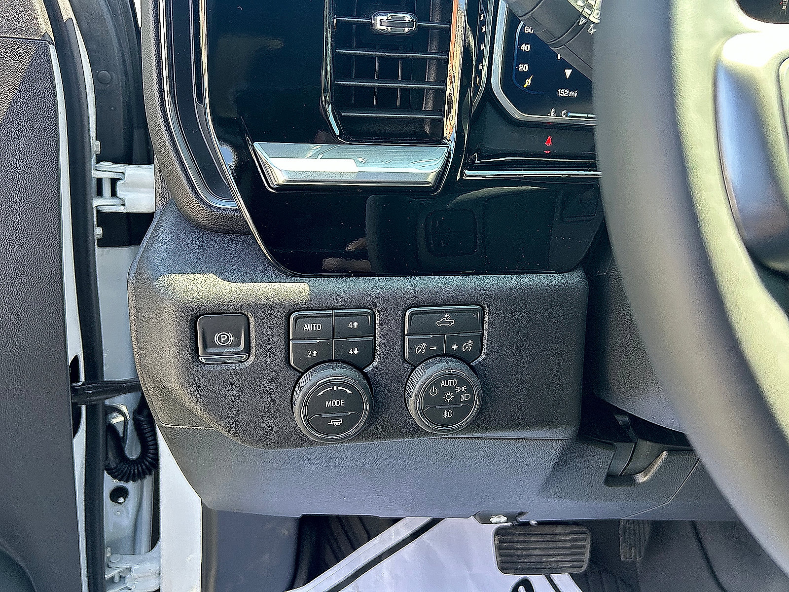 New 2026 Chevrolet Silverado 1500 RST w/ Z71 Off-Road Package AWD/4WD image 15
