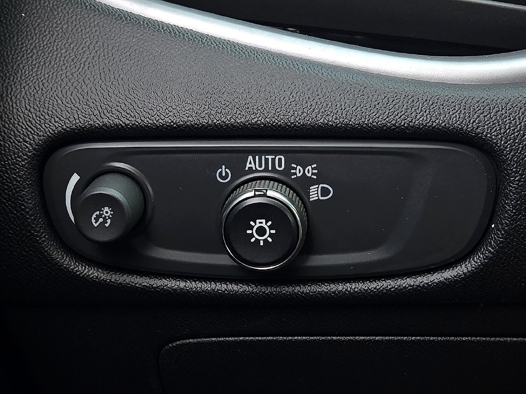 Used 2024 Chevrolet Malibu LT FWD image 17