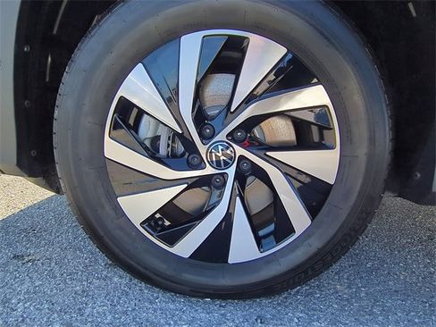 New 2026 Volkswagen Tiguan S image 21