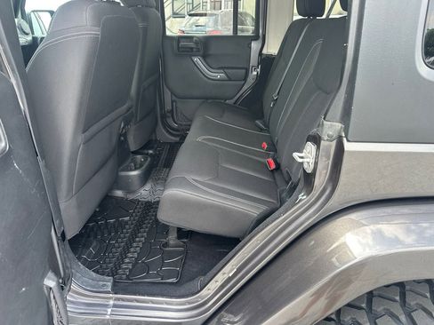 Used 2016 Jeep Wrangler Unlimited Sahara AWD/4WD image 20