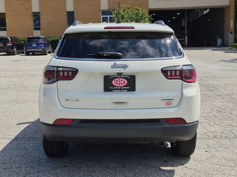 Used 2018 Jeep Compass Latitude w/ Popular Equipment Group AWD/4WD image 4