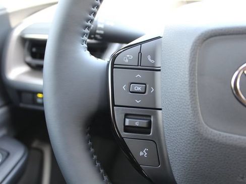 Certified 2026 Toyota Prius XLE FWD image 38
