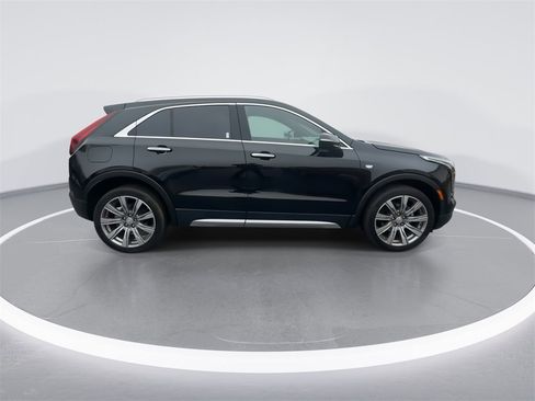 Used 2023 Cadillac XT4 Premium Luxury image 9