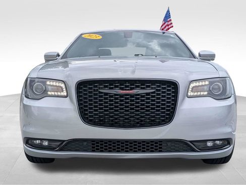 Used 2023 Chrysler 300 S RWD image 8