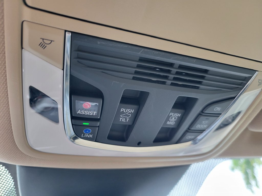 Used 2022 Acura MDX w/ Technology Package FWD image 36