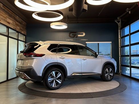 Used 2021 Nissan Rogue Platinum AWD/4WD image 3