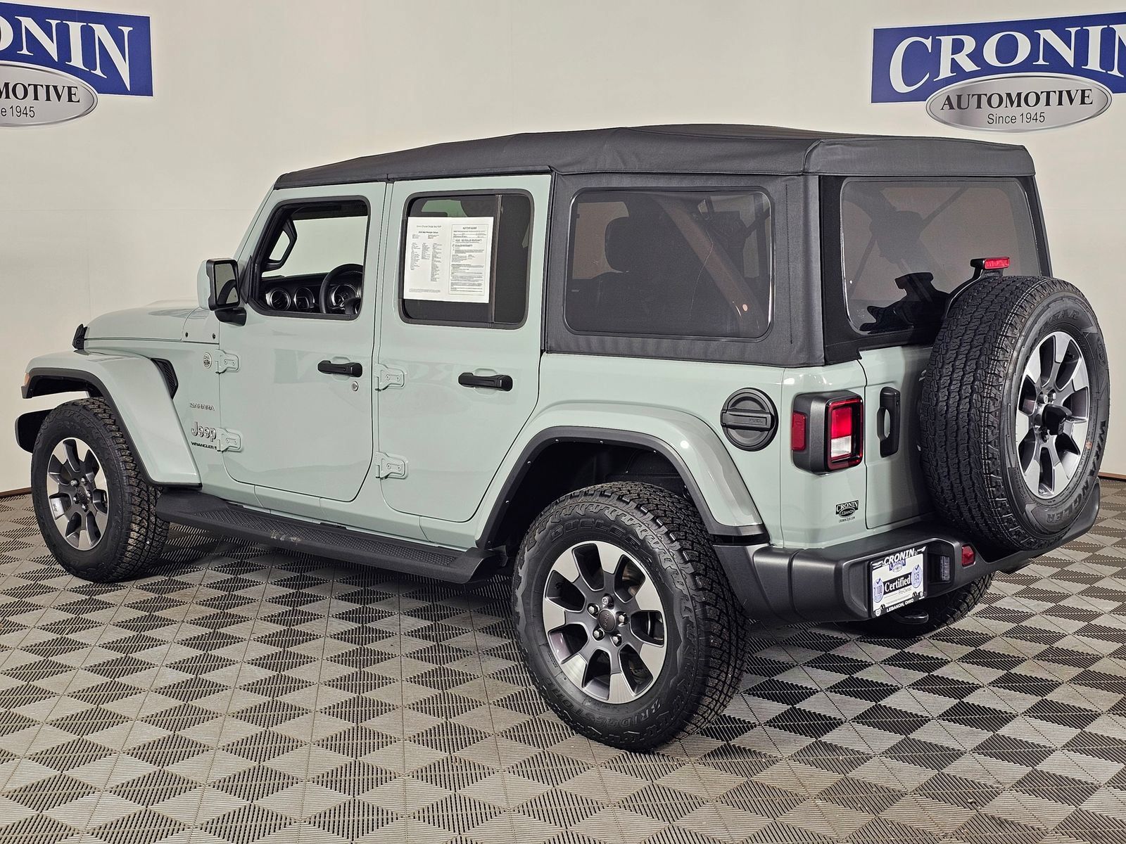 Used 2023 Jeep Wrangler Unlimited Sahara w/ Cold Weather Group AWD/4WD image 37
