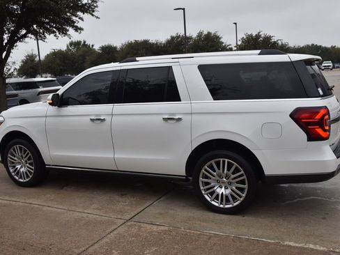 Used 2022 Ford Expedition Max Limited image 11