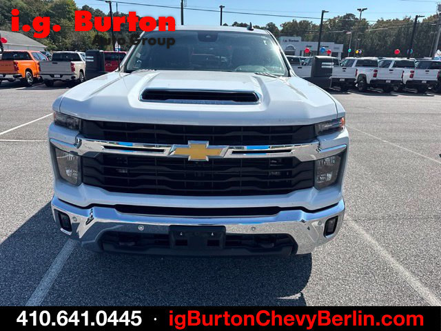 Used 2025 Chevrolet Silverado 2500 LT w/ Safety Package AWD/4WD image 4
